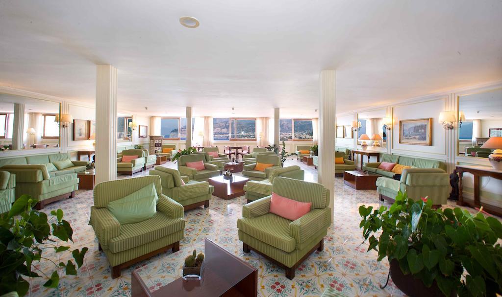 Hotel Bristol Соренто Екстериор снимка