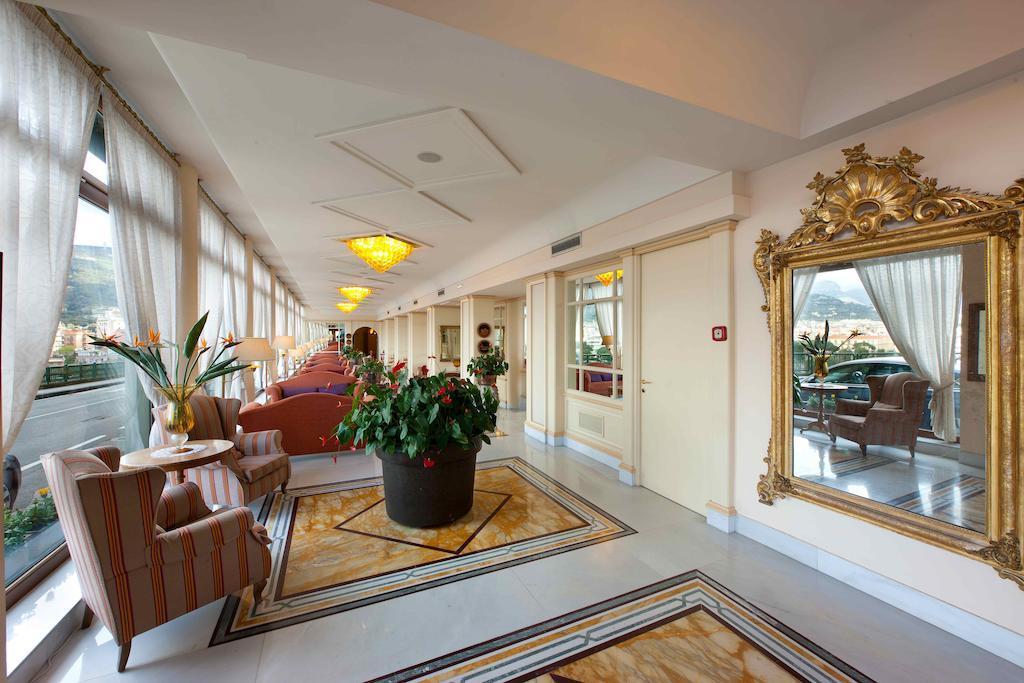 Hotel Bristol Соренто Екстериор снимка