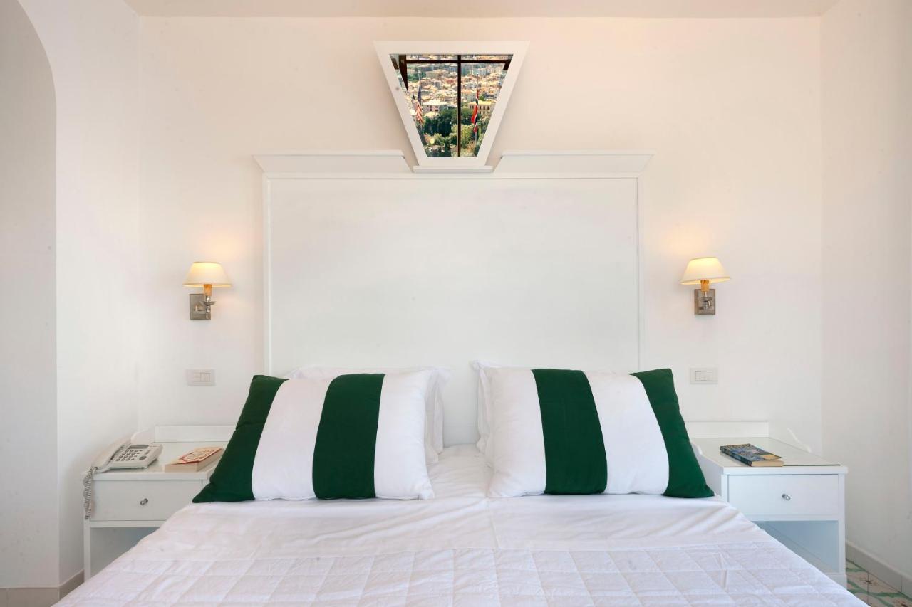 Hotel Bristol Соренто Екстериор снимка